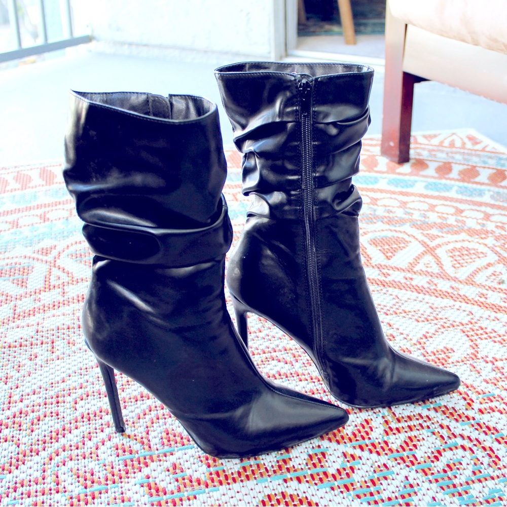 Beautiful Pointy Toe Boots!